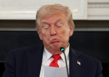 **BESTPIX*** El presidente Trump celebra una mesa redonda en la Casa Blanca sobre Antifa