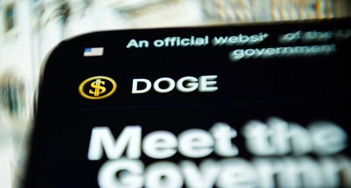 Las agencias rescindidas, descopiaron 94 contratos derrochadores con un valor de techo de $ 8.5 mil millones, dice Dege