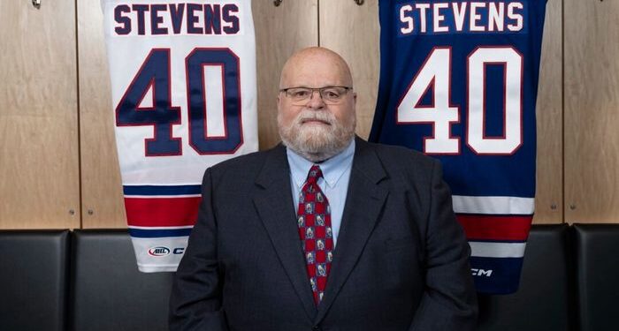 Libre de hockey desde hace mucho tiempo para retirarse después de 40 años con los estadounidenses de Rochester