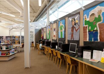 Los administradores de bibliotecas están utilizando dinero público para contratar a activistas sindicales contra los trabajadores