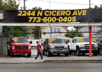 Los préstamos para automóviles al revés suben a un promedio récord de $6,905: informe