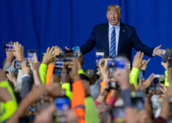 El presidente Donald Trump habla ante 5000 contratistas en el complejo petroquímico de Shell Chemicals el 13 de agosto de 2019 en Monaca, Pensilvania.