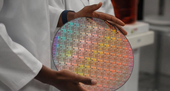 Materiales aplicados eliminarán 1.400 puestos de trabajo en todo el mundo en medio del impulso a la automatización