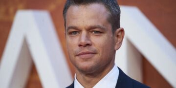 Matt Damon se une a 'Iron Chef' Ming Tsai en la cocina para el evento de caridad 'Cooking Live Boston'