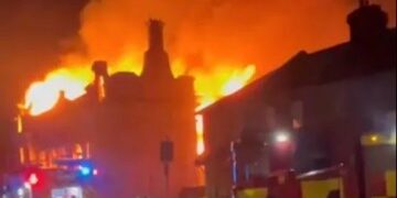 Mire el momento en que una misteriosa bola de fuego verde gigante pasa sobre Moscú y fue presenciada por cientos de personas