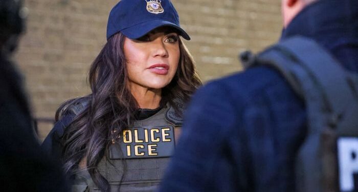 Noem anuncia que ICE ampliará sus esfuerzos en Portland y Chicago