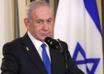 El primer ministro israelí, Benjamin Netanyahu, participa en una conferencia de prensa conjunta con el presidente estadounidense Donald Trump en el comedor estatal de la Casa Blanca el 29 de septiembre de 2025 en Washington, DC.