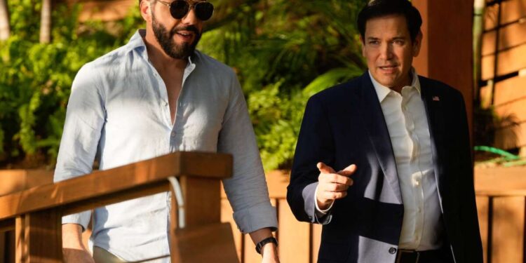 Rubio supuestamente entregó a informantes de la MS-13 en un acuerdo con Bukele para encarcelar a los deportados
