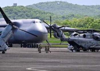 Un Boeing C-5 Galaxy de la Fuerza Aérea de EE. UU. está estacionado en el aeropuerto José Aponte de la Torre, anteriormente Estación Naval Roosevelt Roads, el 13 de septiembre de 2025 en Ceiba, Puerto Rico.