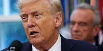 Trump culpa a Obamacare por los aumentos de primas creados por sus propias políticas