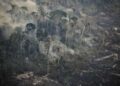 Vista aérea de un área afectada por incendios forestales en la selva amazónica en la región de Ucayali, Perú, el 17 de septiembre de 2024.