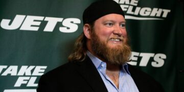 ¿Cuánto vale el patrimonio neto actual de Nick Mangold?
