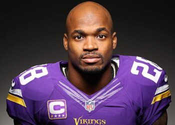 ¿Cuánto vale el patrimonio neto actual de Adrian Peterson?