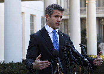 ¿Con quién está casado Adam Kinzinger? Se revelan las acusaciones de Grindr de Steven Cheung