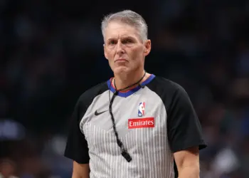 ¿Fue arrestado el árbitro de la NBA Scott Foster en medio del escándalo de juego de Billups Rozier?