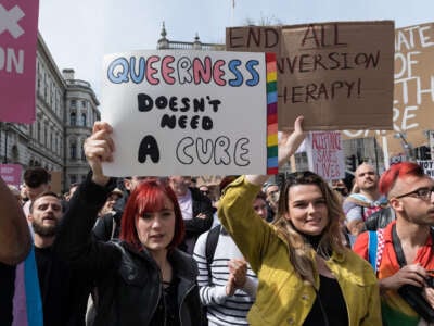 ¿La terapia de conversión de Scotus Greenlight a pesar de que la ONU lo llama "tortura"?