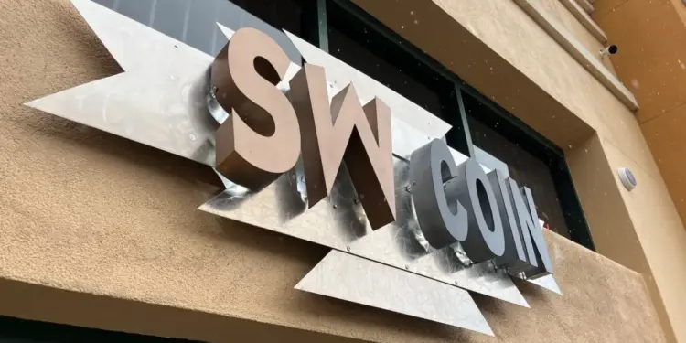 Southwest Coin & Bullion, un comprador de oro y plata en Phoenix, el 18 de noviembre de 2025. (Allan Stein/The Epoch Times)