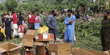Al menos 20 muertos y 320 heridos mientras un enorme terremoto de magnitud 6,3 azota Afganistán mientras se derrumban edificios