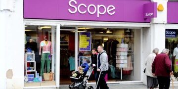 Al menos 42 personas resultaron heridas al chocar dos trenes después de que uno de ellos "pasara la señal roja" en la República Checa