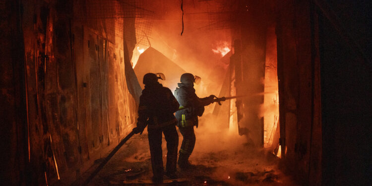 Altos funcionarios ucranianos viajan a EE.UU. para conversaciones de paz