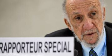 Canadá detiene a ex relatores de derechos humanos de la ONU que viajaban a Palestina