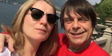 Gary 'Mani' Mounfield Socio Imelda Mounfield y niños