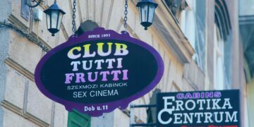 Dentro de la ciudad de Adam Peaty, apodada el Bangkok de Europa, donde los británicos son atraídos a ser golpeados en trampas de miel y mueren en 'guaridas sexuales'