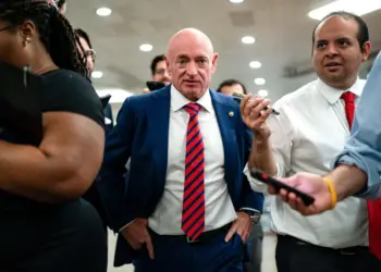 El Pentágono investiga a un senador tras un vídeo que insta a las tropas a desafiar las 'órdenes ilegales'