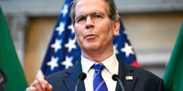 El Secretario del Tesoro dice que la propuesta de dividendo de 2.000 dólares de Trump podría lograrse a través de recortes de impuestos