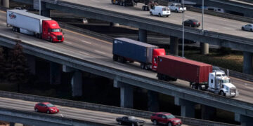 El Tribunal de Apelaciones suspende las restricciones del DOT a las licencias de conducir comerciales para inmigrantes