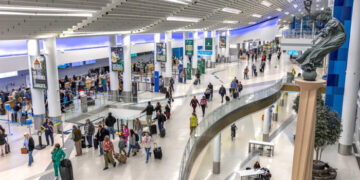 El cierre ralentizará los viajes aéreos en EE. UU. antes del Día de Acción de Gracias: Duffy