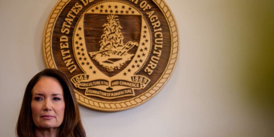 El secretario del USDA dice que todos los beneficiarios de SNAP deben volver a solicitarlo, citando dudosamente fraude