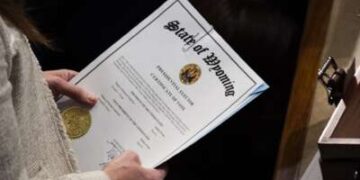 Estos son los “falsos electores” y otros aliados que Trump acaba de indultar