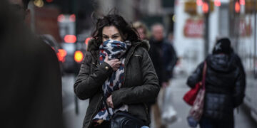 Explosión ártica llega a EE. UU., provocando nieve temprana y mínimos históricos