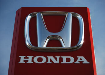 Honda retira del mercado 406.000 vehículos Civic por riesgo de que se desprendan ruedas