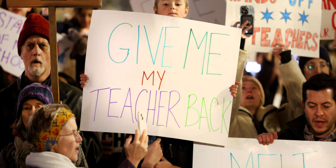 ICE allanó la guardería de mi hijo para secuestrar a una maestra. Este tipo de trauma dura.