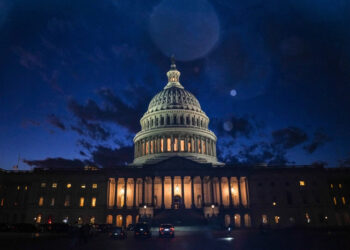 La Cámara de Representantes vota para poner fin al cierre más prolongado de la historia y envía un proyecto de ley al escritorio de Trump