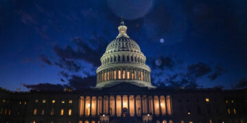 La Cámara de Representantes vota para poner fin al cierre más prolongado de la historia y envía un proyecto de ley al escritorio de Trump