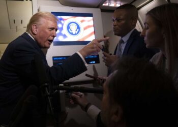 La Casa Blanca culpa a un periodista por el comentario misógino de Trump "tranquilo, cerdito"