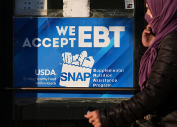 La Corte Suprema suspende temporalmente la orden que exige al gobierno financiar completamente el SNAP