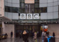 La demanda de Trump contra la BBC busca intimidar a las redacciones internacionales hasta llevarlas al servilismo