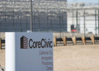 El Centro de Procesamiento de Inmigración de la Ciudad de California de CoreCivic, Inc. se encuentra en el desierto del condado de Kern esperando su reapertura como centro federal de detención de inmigrantes bajo contrato con el Servicio de Inmigración y Control de Aduanas (ICE) de EE. UU. en la ciudad de California, California, el 10 de julio de 2025.