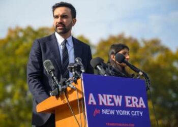El alcalde electo Zohran Mamdani habla durante una conferencia de prensa en Unisphere el 5 de noviembre de 2025 en el distrito de Queens de la ciudad de Nueva York.