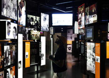 La historia negra tiene el poder de encender movimientos. Por eso la derecha lo teme.