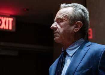 Los CDC reescriben la página sobre vacunas y autismo, haciéndose eco de las opiniones anticientíficas de Kennedy