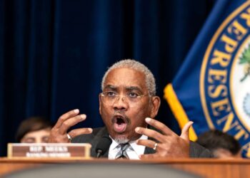 Los demócratas actúan para bloquear la “tremendamente desproporcionada” operación de ataque a un barco de Trump