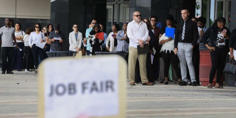 Los despidos en 2025 son los segundos más altos desde 2009, en una posible señal de una recesión inminente