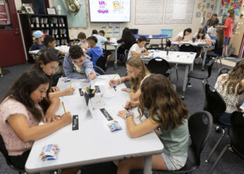 Los educadores temen que la censura palestina pueda remodelar por completo la educación pública