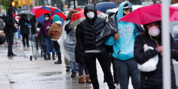 Los gobiernos que prometen mucho roban más a las personas a las que se supone deben servir