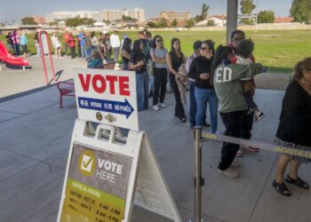 Los republicanos de California demandan para revocar la votación de redistribución de distritos de la Proposición 50 respaldada por los votantes